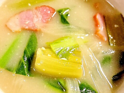 小松菜とベーコンのクリームスープ　白味噌仕立て